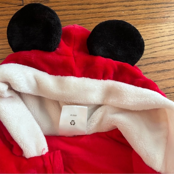Disney Store Mickey Holiday Footed Bodysuit Romper Baby Boy Girl Size 0-3 - Picture 9 of 11